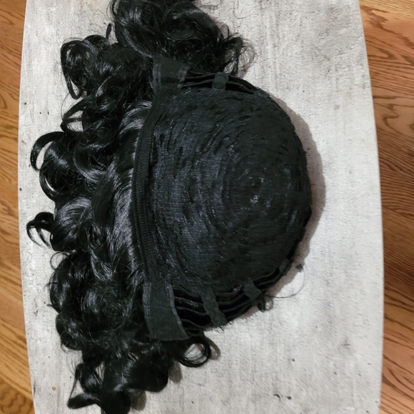 Black 1B Synthetic 10" Loose Curls Wig - Picture 5 of 5